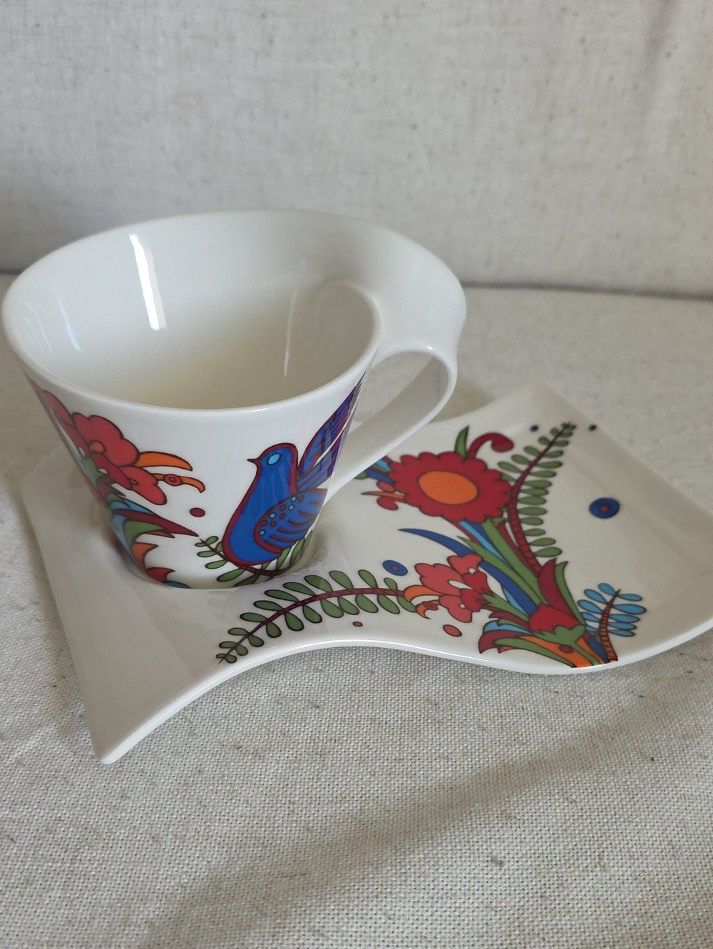 Villeroy & Boch: Porcelain Tea Cup & Saucer Set with Blue Bird and Floral Motif
